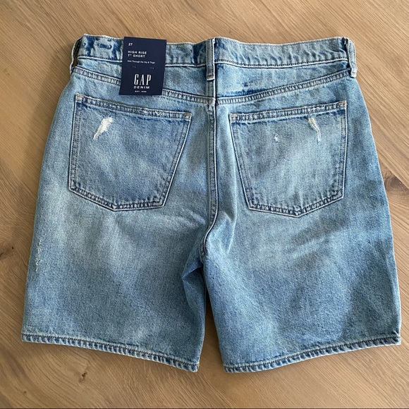 ❌SOLD❌Gap High Rise 7” Denim Shorts - Picture 4 of 7